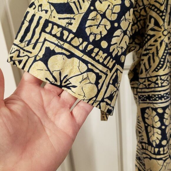 Royal Creation Mens Beige Navy Blue Flowered Short Sleeve Pocket Hawaiian Shirt - Picture 4 of 9